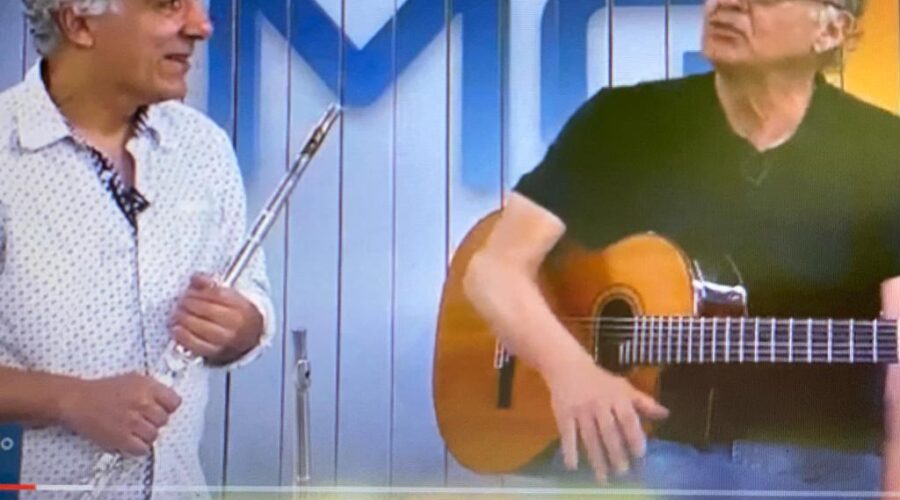 Estêvão Couto Teixeira - Flauta e Juarez Moreira - Violão, na Integração. Sala de TV, Juiz de Fora, Minas Gerais/MG, Brasil. Registro de Capoeira Mestre Polêmico - Professor João Couto Teixeira. IMG_9041. 1.05 GB. 12h46. Sábado, 23 de Setembro de 2023. Universidade Livre de Estudos Culturais da Capoeira - Universidade da Capoeira - UNICAPOEIRA, Instituto de Educação Socioambiental - IESAMBI, Associação de Capoeira - ASCA e Grupo de Capoeira MEIA LUA - Fundado Terça-feira, 29 de Maio de 1962. Seja membro deste canal e ganhe benefícios: https://www.youtube.com/channel/UCE6HrA5Y_VZ4-hgw8FG13aw/join