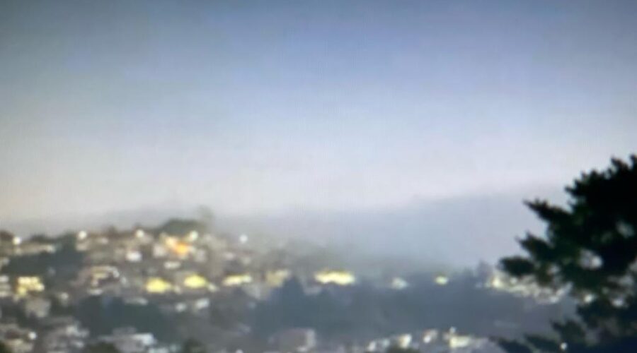 Giro da Nave Terra para o Lado Iluminado no Multiverso. Sacada Dorsal, Tigüéra 360, Juiz de Fora, Minas Gerais/MG, Brasil. Registro de Capoeira Mestre Polêmico - Professor João Couto Teixeira. IMG_1149/1623/6. 327,3 MB. 05h08/39/48. Sábado/Terça-feira, 12/22 de Agosto de 2023. HD 1080p. Universidade Livre de Estudos Culturais da Capoeira - Universidade da Capoeira - UNICAPOEIRA, Instituto de Educação Socioambiental - IESAMBI, Associação de Capoeira - ASCA e Grupo de Capoeira MEIA LUA - Fundado Terça-feira, 29 de Maio de 1962. Seja membro deste canal e ganhe benefícios: https://www.youtube.com/channel/UCE6HrA5Y_VZ4-hgw8FG13aw/join