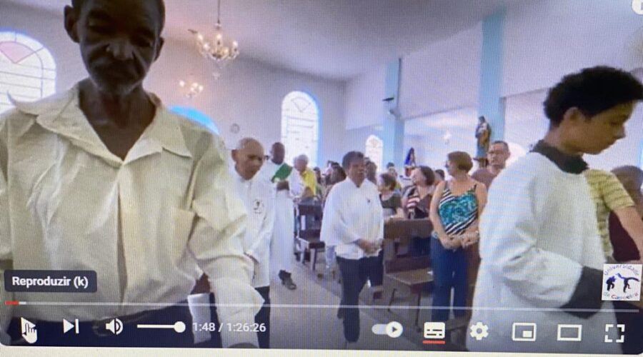 Celebração Eucarística e Exposição de Relíquias do Ano Arquidiocesano Vocacional e Mariano. Padre Luiz Carlos Vitório. Diácono Márcio Rosa dos Santos. Ministr@s Extraordinári@s da Sagrada Comunhão Ana Maria e Antônio Reis. Acolhida Adélia Fernandes. Leituras Sebastião Rosa Leite Filho e Cláudio. Salmo - 127 - Felizes os que Temem o Senhor e Trilham Seus Caminhos - Mestre Polêmico. Preces da Comunidade Dagnaldo Marcos da Fonseca. Música Luiz Gajardo e Alexander Azalim. Igreja Nossa Senhora Mãe de Deus, Bairro Nossa Senhora de Lourdes, Juiz de Fora, Minas Gerais/MG, Brasil. Registro de Capoeira Mestre Polêmico - Professor João Couto Teixeira. IMG_9260. 9,81 GB. 08h00. Domingo, 19 de Novembro de 2023. HD 1080p. Universidade Livre de Estudos Culturais da Capoeira - Universidade da Capoeira - UNICAPOEIRA, Instituto de Educação Socioambiental - IESAMBI, Associação de Capoeira - ASCA e Grupo de Capoeira MEIA LUA - Fundado Terça-feira, 29 de Maio de 1962. Seja membro deste canal e ganhe benefícios: https://www.youtube.com/channel/UCE6HrA5Y_VZ4-hgw8FG13aw/join