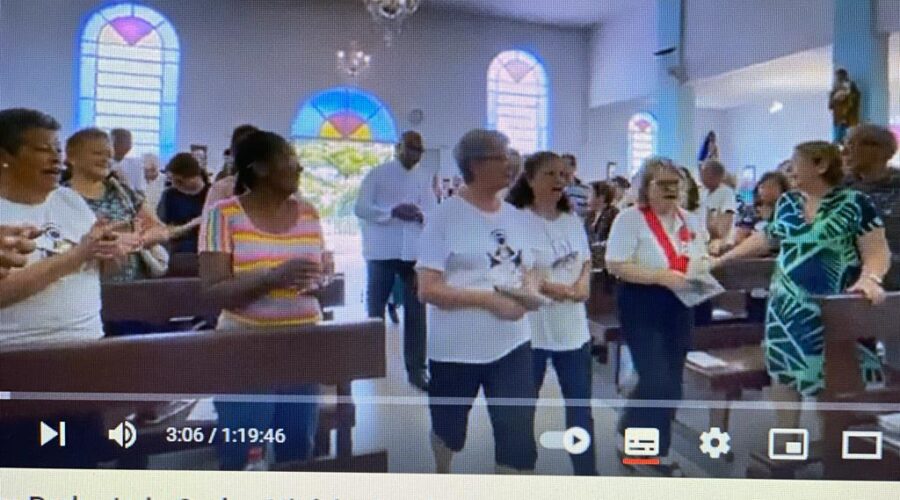 Celebração Eucarística. Padre Luiz Carlos Vitório. Ministr@s Extraordinári@s da Sagrada Comunhão Rosenei Freitas F. Fonseca e Amaro Azevedo. Acolhida Isabel. Salmo 62 - A Minh'Alma tem Sede de Vós, e Vos Deseja Ó Senhor - Mestre Polêmico. Preces da Comunidade Salete Libardoni. Música Antônio Reis, Capoeira Mestre Avatar - Giovanni Diomedson de Andrade e Léo. Igreja Nossa Senhora Mãe de Deus, Bairro Nossa Senhora de Lourdes, Juiz de Fora, Minas Gerais/MG, Brasil. Registro de Capoeira Mestre Polêmico - Professor João Couto Teixeira. IMG_9237. 9,05 GB. 08h00. Domingo, 12 de Novembro de 2023. HD 1080p. Universidade Livre de Estudos Culturais da Capoeira - Universidade da Capoeira - UNICAPOEIRA, Instituto de Educação Socioambiental - IESAMBI, Associação de Capoeira - ASCA e Grupo de Capoeira MEIA LUA - Fundado Terça-feira, 29 de Maio de 1962. Seja membro deste canal e ganhe benefícios: https://www.youtube.com/channel/UCE6HrA5Y_VZ4-hgw8FG13aw/join