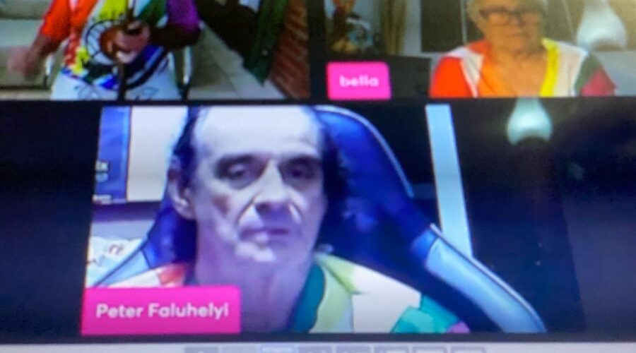 Munganga de São Bento: Compasso de Oito Tempos, para Compreender a Terceira Parte da Batida. Santa Maria e Angola. Mestr@s Bella - Maria Isabel Melotti Xible e Mandingueiro - Peter Faluhelyi. Sala de Entrar, Tigüéra 360, Juiz de Fora, Minas Gerais/MG, Brasil. Registro de Capoeira Mestre Polêmico - Professor João Couto Teixeira. IMG_9076. 9,66 GB. 20h26. Segunda-feira, 02 de Outubro de 2023. HD 1080p. Universidade Livre de Estudos Culturais da Capoeira - Universidade da Capoeira - UNICAPOEIRA, Instituto de Educação Socioambiental - IESAMBI, Associação de Capoeira - ASCA e Grupo de Capoeira MEIA LUA - Fundado Terça-feira, 29 de Maio de 1962. Orquestra Harmônica de Berimbaus. Berimbaus - Toques e Cantos com Diferentes Afinações, Simples e Dobrados, segundo ensinamentos dos Mestres Marco Aurélio de Moraes Barros (in Memoriam) e Reynaldo Teixeira Alves, do Grupo MEIA LUA, adaptados por Mestre Polêmico. Seja membro deste canal e ganhe benefícios: https://www.youtube.com/channel/UCE6HrA5Y_VZ4-hgw8FG13aw/join