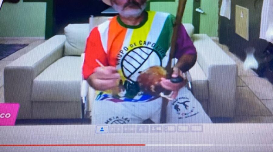 Munganga de São Bento. Sala de Entrar, Tigüéra 360, Juiz de Fora, Minas Gerais/MG, Brasil. Registro de Capoeira Mestre Polêmico - Professor João Couto Teixeira. IMG_9048. 432,5 MB. 20h30. Segunda-feira, 25 de Setembro de 2023. HD 1080p. Orquestra Harmônica de Berimbaus - Toques e Cantos com Diferentes Afinações, segundo ensinamentos dos Mestres Marco Aurélio de Moraes Barros (in Memoriam) e Reynaldo Teixeira Alves, do Grupo MEIA LUA, adaptados por Mestre Polêmico - Universidade da Capoeira. Universidade Livre de Estudos Culturais da Capoeira - Universidade da Capoeira - UNICAPOEIRA, Instituto de Educação Socioambiental - IESAMBI, Associação de Capoeira - ASCA e Grupo de Capoeira MEIA LUA - Fundado Terça-feira, 29 de Maio de 1962. Seja membro deste canal e ganhe benefícios: https://www.youtube.com/channel/UCE6HrA5Y_VZ4-hgw8FG13aw/join