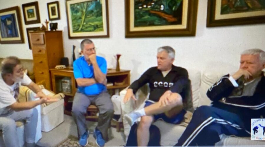 Preparando Debate "Nas Teias da Delicadeza. O Não Humano no Humano - O Enigma da Microbiota". Família Couto Teixeira - José Geraldo, Faustino, Mestre Polêmico e Henrique. Casa da Teita, Tigüéra, Juiz de Fora, Minas Gerais/MG, Brasil. Registro de Capoeira Mestre Polêmico - Professor João Couto Teixeira. IMG_9144. 13,29 GB. 15h01. Sábado, 21 de Outubro de 2023. Universidade Livre de Estudos Culturais da Capoeira - Universidade da Capoeira - UNICAPOEIRA, Instituto de Educação Socioambiental - IESAMBI, Associação de Capoeira - ASCA e Grupo de Capoeira MEIA LUA - Fundado Terça-feira, 29 de Maio de 1962. Seja membro deste canal e ganhe benefícios: https://www.youtube.com/channel/UCE6HrA5Y_VZ4-hgw8FG13aw/join