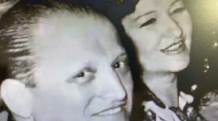 Retratos das Famílias Lazzarotto, Ecker e Libardoni. São Lourenço D'Oeste, Santa Catarina/SC. Brasil. Registro de Capoeira Mestre Polêmico - Professor João Couto Teixeira. IMG_5964. 187 MB. Quarta-feira, 12 de Dezembro de 2023. MOV. Universidade Livre de Estudos Culturais da Capoeira - Universidade da Capoeira - UNICAPOEIRA, Instituto de Educação Socioambiental - IESAMBI, Associação de Capoeira - ASCA e Grupo de Capoeira MEIA LUA - Fundado Terça-feira, 29 de Maio de 1962. Seja membro deste canal e ganhe benefícios: https://www.youtube.com/channel/UCE6HrA5Y_VZ4-hgw8FG13aw/join