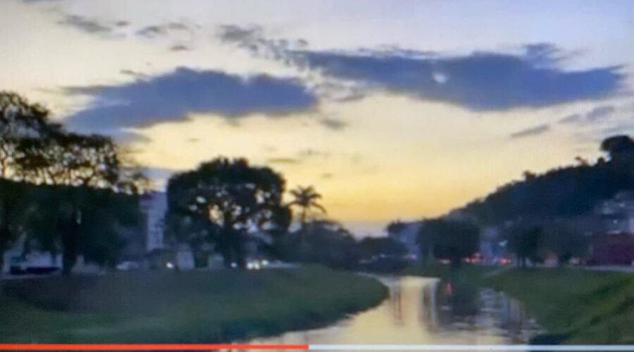 Rio Paraibuna. Dragas Desassoreando, Marrecos e Garças. Bairro Costa Carvalho, Juiz de Fora, Minas Gerais/MG, Brasil. Registro de Capoeira Mestre Polêmico - Professor João Couto Teixeira. IMG_0816. 396,6 MB. 09h30. Terça-feira, 01 de Agosto de 2023. HD 1080p. Universidade Livre de Estudos Culturais da Capoeira - Universidade da Capoeira - UNICAPOEIRA, Instituto de Educação Socioambiental - IESAMBI, Associação de Capoeira - ASCA e Grupo de Capoeira MEIA LUA - Fundado Terça-feira, 29 de Maio de 1962. Seja membro deste canal e ganhe benefícios: https://www.youtube.com/channel/UCE6HrA5Y_VZ4-hgw8FG13aw/join