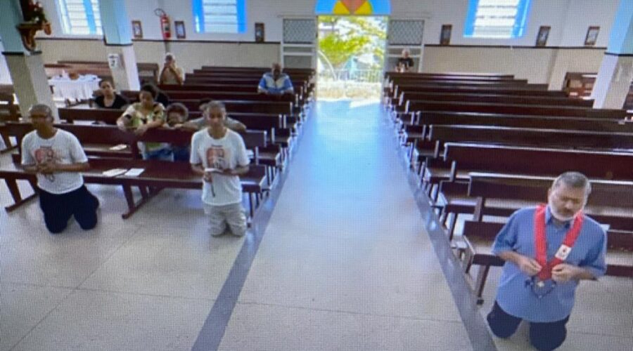 Terço dos Homens em Família. Sebastião Rosa Leite Filho. Igreja Nossa Senhora Mãe de Deus, Bairro Nossa Senhora de Lourdes, Juiz de Fora, Minas Gerais/MG, Brasil. Registro de Capoeira Mestre Polêmico - Professor João Couto Teixeira. IMG_8988. 3,79 GB. 09h15. Domingo, 10 de Setembro de 2023. HP 1080p. Universidade Livre de Estudos Culturais da Capoeira - Universidade da Capoeira - UNICAPOEIRA, Instituto de Educação Socioambiental - IESAMBI, Associação de Capoeira - ASCA e Grupo de Capoeira MEIA LUA - Fundado Terça-feira, 29 de Maio de 1962. Seja membro deste canal e ganhe benefícios: https://www.youtube.com/channel/UCE6HrA5Y_VZ4-hgw8FG13aw/join