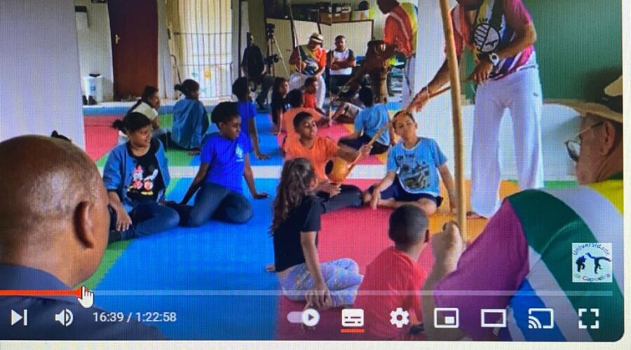 Mestres Polêmico, Kiko, Coroa, Avatar, Sargento Sandro Jesus, Irmãs, Docente e Discentes. Casa da Criança Jacinta e Francisco. Rua Irmã Emerenciana, 131, Bairro Retiro, CEP 36.072-500, Juiz de Fora, Minas Gerais/MG, Brasil. Registro de Capoeira Mestre Polêmico - Professor João Couto Teixeira. IMG_9161/6. 9,42 GB. 14h04/15h54. Quarta-feira, 25 de Outubro de 2023. HD 1080p. Universidade Livre de Estudos Culturais da Capoeira - Universidade da Capoeira - UNICAPOEIRA, Instituto de Educação Socioambiental - IESAMBI, Associação de Capoeira - ASCA e Grupo de Capoeira MEIA LUA - Fundado Terça-feira, 29 de Maio de 1962 e Grupo Mandingueiros de Minas. Seja membro deste canal e ganhe benefícios: https://www.youtube.com/channel/UCE6HrA5Y_VZ4-hgw8FG13aw/join