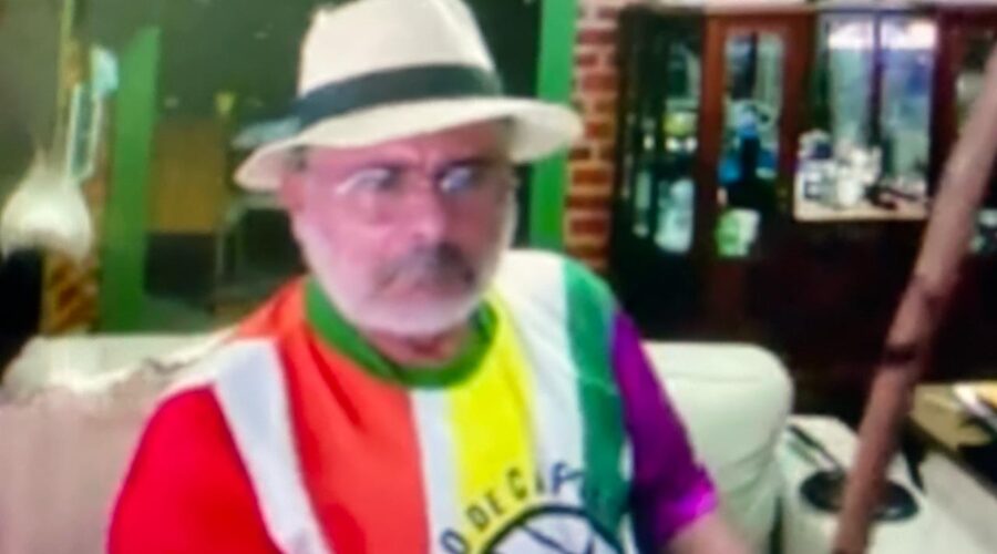 Berimbau Solo. Revisão de Toques. Mestre Polêmico. Sala de Entrar, Tigüéra 360, Juiz de Fora, Minas Gerais/MG, Brasil. Registro de Capoeira Mestre Polêmico - Professor João Couto Teixeira. IMG_9334. 2,84 GB. 20h06. Quinta-feira, 22 de Fevereiro de 2024. HD 1080p. MOV. Universidade Livre de Estudos Culturais da Capoeira - Universidade da Capoeira - UNICAPOEIRA, Instituto de Educação Socioambiental - IESAMBI, Associação de Capoeira - ASCA e Grupo de Capoeira MEIA LUA - Fundado Terça-feira, 29 de Maio de 1962. Orquestra Harmônica de Berimbaus. Seja membro deste canal e ganhe benefícios: https://www.youtube.com/channel/UCE6HrA5Y_VZ4-hgw8FG13aw/join