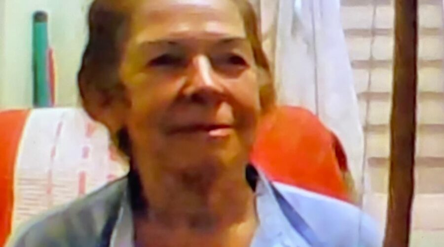 Mestr@s Laura Cavalieri Bisio, Xico - Francisco de Assis Couto Teixeira, Perigosa - Marialú, Henrique CoutoTeixeira. Sala de Entrar, Tigüéra 360, Juiz de Fora, Minas Gerais/MG, Brasil. Registro de Capoeira Mestre Polêmico - Professor João Couto Teixeira. IMG_9315. 2,71 GB. 19h29. Quinta-feira, 15 de Fevereiro de 2024. MOV. Universidade Livre de Estudos Culturais da Capoeira - Universidade da Capoeira - UNICAPOEIRA, Instituto de Educação Socioambiental - IESAMBI, Associação de Capoeira - ASCA e Grupo de Capoeira MEIA LUA - Fundado Terça-feira, 29 de Maio de 1962. Orquestra Harmônica de Berimbaus. Seja membro deste canal e ganhe benefícios: https://www.youtube.com/channel/UCE6HrA5Y_VZ4-hgw8FG13aw/join