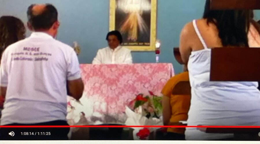 Capela da Divina Misericórdia: Novena - Último Dia. Residencial Café Planalto, Sobradinho II, Distrito Federal/DF, Brasil. Registro de Capoeira Mestre Polêmico - Professor João Couto Teixeira. IMG_1204. 8,09 GB. 18h00. Sábado, 11 de Abril de 2015. HD 1080p. Universidade Livre de Estudos Culturais da Capoeira - Universidade da Capoeira - UNICAPOEIRA, Instituto de Educação Socioambiental - IESAMBI, Associação de Capoeira - ASCA e Grupo de Capoeira MEIA LUA - Fundado Terça-feira, 29 de Maio de 1962. Seja membro deste canal e ganhe benefícios: https://www.youtube.com/channel/UCE6HrA5Y_VZ4-hgw8FG13aw/join