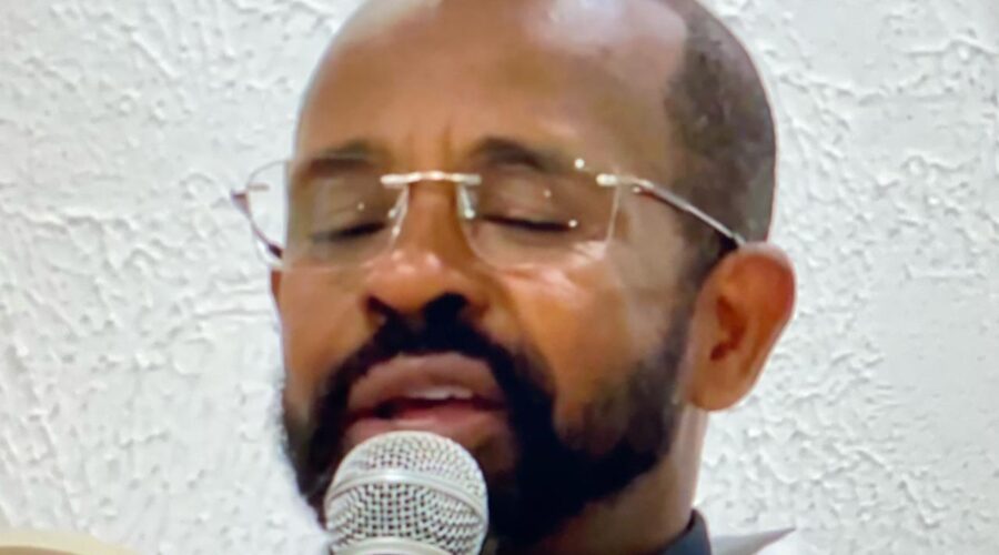 Celebração Eucarística: Padre Luiz Carlos Vitório. Ministr@s Extraordinários da Sagrada Comunhão Maria Inês e Rogério Tavares. Sociedade São Vicente de Paulo, Conferência Nossa Senhora do Carmo, Bloco JK, Bairro Costa Carvalho, Juiz de Fora, Minas Gerais/MG, Brasil. Registro de Capoeira Mestre Polêmico - Professor João Couto Teixeira. IMG_9323. 6,71 GB. 17h00. Sábado, 17 de Fevereiro de 2024. HD 1080p. Universidade Livre de Estudos Culturais da Capoeira - Universidade da Capoeira - UNICAPOEIRA, Instituto de Educação Socioambiental - IESAMBI, Associação de Capoeira - ASCA e Grupo de Capoeira MEIA LUA - Fundado Terça-feira, 29 de Maio de 1962. Seja membro deste canal e ganhe benefícios: https://www.youtube.com/channel/UCE6HrA5Y_VZ4-hgw8FG13aw/join