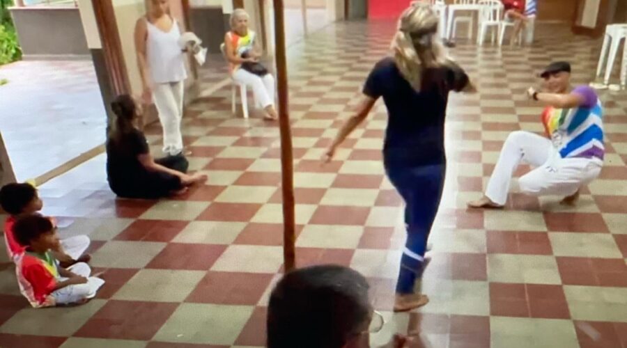 UNICAPOEIRA MEIA LUA: 62 Anos. Segundo Treino. Mestr@s Polêmico, Perigosa - Marialú, David Teixeira Irsigler, Avatar - Giovanni Diomedson de Andrade, Professora Mônica Rodrigues Vieira, Graduado Abrahao Elias Hallack Neto. Sede Condomínio Tigüéra, Juiz de Fora, Minas Gerais/MG, Brasil. Registro de Capoeira Mestre Polêmico - Professor João Couto Teixeira. IMG_9373. 12,1 GB. 15h00. Sábado, 09 de Março de 2024. HD 1080p. MOV. Universidade Livre de Estudos Culturais da Capoeira - Universidade da Capoeira - UNICAPOEIRA, Instituto de Educação Socioambiental - IESAMBI, Associação de Capoeira - ASCA e Grupo de Capoeira MEIA LUA - Fundado Terça-feira, 29 de Maio de 1962. Orquestra Harmônica de Berimbaus. Seja membro deste canal e ganhe benefícios: https://www.youtube.com/channel/UCE6HrA5Y_VZ4-hgw8FG13aw/join