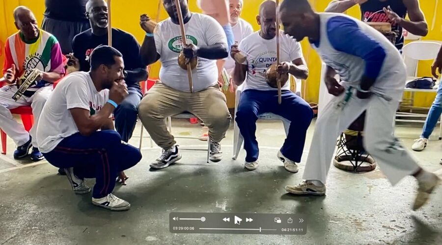 Mestre Marcelo Carvalho: Oficina de Berimbau e Roda de Aniversário. Rua Lourença de Souza, Número 115, Bairro Jardim de Alá, Juiz de Fora, Minas Gerais/MG, Brasil. Registro de Capoeira Mestre Polêmico - Professor João Couto Teixeira. IMG_9375/1362/3. 29,74 GB. 09h40/12h29/14h00. Domingo, 10 de Março de 2024. HD 1080p. MOV. Universidade Livre de Estudos Culturais da Capoeira - Universidade da Capoeira - UNICAPOEIRA, Instituto de Educação Socioambiental - IESAMBI, Associação de Capoeira - ASCA e Grupo de Capoeira MEIA LUA - Fundado Terça-feira, 29 de Maio de 1962. Orquestra Harmônica de Berimbaus. Seja membro deste canal e ganhe benefícios: https://www.youtube.com/channel/UCE6HrA5Y_VZ4-hgw8FG13aw/join