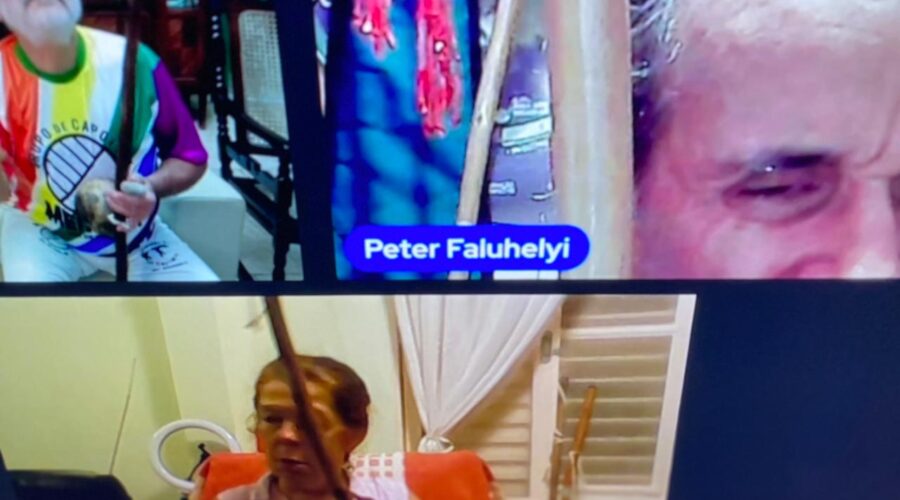 Berimbaus: Improvisos e Revisão. Mestr@s Polêmico, Mandingueiro - Peter Faluhelyi e Laura Cavalieri Bisio. Sala de Entrar, Tigüéra 360, Juiz de Fora, Minas Gerais/MG, Brasil. Registro de Capoeira Mestre Polêmico - Professor Doutor João Couto Teixeira. IMG_9699. 4,38 GB. 20h31. Quinta-feira, 02 de Maio de 2024. HD 1080p. MOV. Universidade Livre de Estudos Culturais da Capoeira - Universidade da Capoeira - UNICAPOEIRA, Instituto de Educação Socioambiental - IESAMBI, Associação de Capoeira - ASCA e Grupo de Capoeira MEIA LUA - Fundado Terça-feira, 29 de Maio de 1962. Orquestra Harmônica de Berimbaus. Seja membro deste canal e ganhe benefícios: https://www.youtube.com/channel/UCE6HrA5Y_VZ4-hgw8FG13aw/join