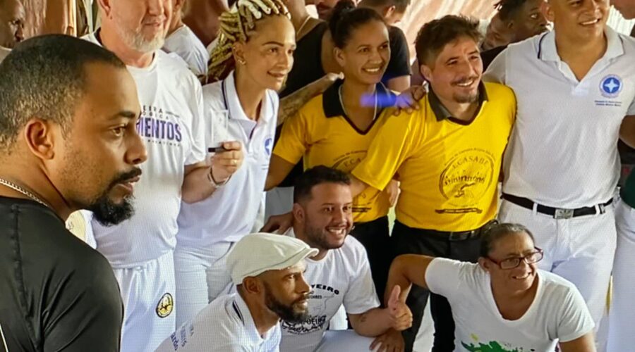Mestre Ricardo - 10 Anos, Contramestr@s Rodny Ribeiro e Maria Mel. Associação de Capoeira Imperial dos Palmares - Mestre Leandro. Rua Major Duarte, Número135, Bairro Santa Cândida, Juiz de Fora, Minas Gerais/MG, Brasil. Registro de Capoeira Mestre Polêmico - Professor João Couto Teixeira. IMG_3005. 16,79 GB. 09h00. Domingo, 21 de Abril de 2024. HD 1080p. MOV. Universidade Livre de Estudos Culturais da Capoeira - Universidade da Capoeira - UNICAPOEIRA, Instituto de Educação Socioambiental - IESAMBI, Associação de Capoeira - ASCA e Grupo de Capoeira MEIA LUA - Fundado Terça-feira, 29 de Maio de 1962. Orquestra Harmônica de Berimbaus. Seja membro deste canal e ganhe benefícios: https://www.youtube.com/channel/UCE6HrA5Y_VZ4-hgw8FG13aw/join