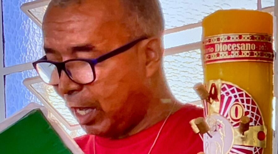 Celebração Eucarística: Padre Luiz Carlos Vitório. Diácono Márcio Rosa dos Santos. Ministr@s Extraordinári@s da Sagrada Comunhão Ana Maria e Antônio Reis. Salmo 103 - Enviai o Vosso Espírito Senhor e da Terra Toda a Face Renovai - Mestre Polêmico. Preces da Comunidade Ministro Extraordinário da Sagrada Comunhão Amaro Azevedo. Pastoral da Música Luiz Gajardo e Alexandre Azalim. Igreja Nossa Senhora Mãe de Deus, Bairro Nossa Senhora de Lourdes, Juiz de Fora, Minas Gerais/MG, Brasil. Registro de Capoeira Mestre Polêmico - Professor Doutor João Couto Teixeira. IMG_9745/6. 8,44 GB. 08h00. Domingo, 19 de Maio de 2024. HD 1080p. MOV. Universidade Livre de Estudos Culturais da Capoeira - Universidade da Capoeira - UNICAPOEIRA, Instituto de Educação Socioambiental - IESAMBI, Associação de Capoeira - ASCA e Grupo de Capoeira MEIA LUA - Fundado Terça-feira, 29 de Maio de 1962. Seja membro deste canal e ganhe benefícios: https://www.youtube.com/channel/UCE6HrA5Y_VZ4-hgw8FG13aw/join