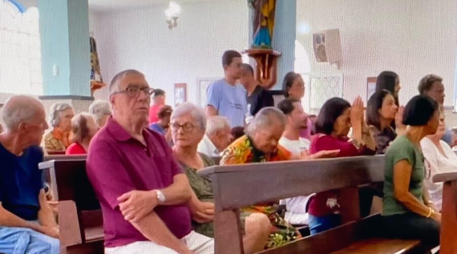Celebração Eucarística: Padre Luiz Carlos Vitório. Ministros Extraordinários da Sagrada Comunhão Amaro Azevedo e Moreco. Acolhida e Preces da Comunidade Ministra Extraordinária da Sagrada Comunhão Ana Valério. Igreja Nossa Senhora Mãe de Deus, Bairro Nossa Senhora de Lourdes, Juiz de Fora, Minas Gerais/MG, Brasil. Registro de Capoeira Mestre Polêmico - Professor João Couto Teixeira. IMG_9483. 8,38 GB. 08h00. Domingo, 07 de Abril de 2024. HD 1080p. MOV. Universidade Livre de Estudos Culturais da Capoeira - Universidade da Capoeira - UNICAPOEIRA, Instituto de Educação Socioambiental - IESAMBI, Associação de Capoeira - ASCA e Grupo de Capoeira MEIA LUA - Fundado Terça-feira, 29 de Maio de 1962. Seja membro deste canal e ganhe benefícios: https://www.youtube.com/channel/UCE6HrA5Y_VZ4-hgw8FG13aw/join