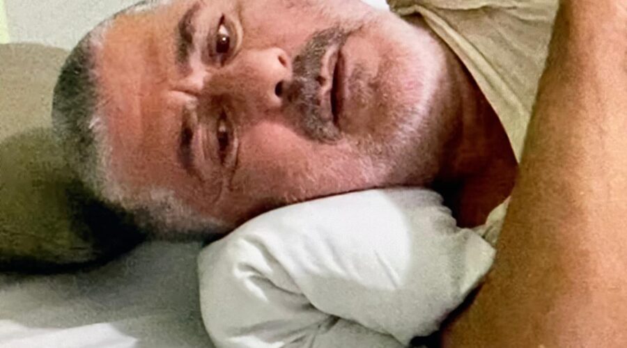 Travesseiro de Pescoço - Antes de Registro dos Agraciados pela Outorga de Título de DOUTOR HONORIS CAUSA EM CAPOEIRA e Outras Modalidades de Artes Culturais - Faculdade Brasileira de Capelania da Ordem dos Capelães do Brasil - FEBRAICA. CEO Presidenta da Ordem dos Capelães do Brasil e da Capelania Inter-religiosa - DoutoraElizabeth Ferraz. Câmara Municipal, Avenida Antônio Piranga, Número 474, Trade Hotel, Bairro Centro, Diadema/SP, Brasil. Registro de Capoeira Mestre Polêmico - Professor Doutor João Couto Teixeira. IMG_2644. 493,8 MB. 06h10. Sábado, 13 de Abril de 2024. HD 1080p. MOV. Universidade Livre de Estudos Culturais da Capoeira - Universidade da Capoeira - UNICAPOEIRA, Instituto de Educação Socioambiental - IESAMBI, Associação de Capoeira - ASCA e Grupo de Capoeira MEIA LUA - Fundado Terça-feira, 29 de Maio de 1962. Orquestra Harmônica de Berimbaus. Seja membro deste canal e ganhe benefícios: https://www.youtube.com/channel/UCE6HrA5Y_VZ4-hgw8FG13aw/join