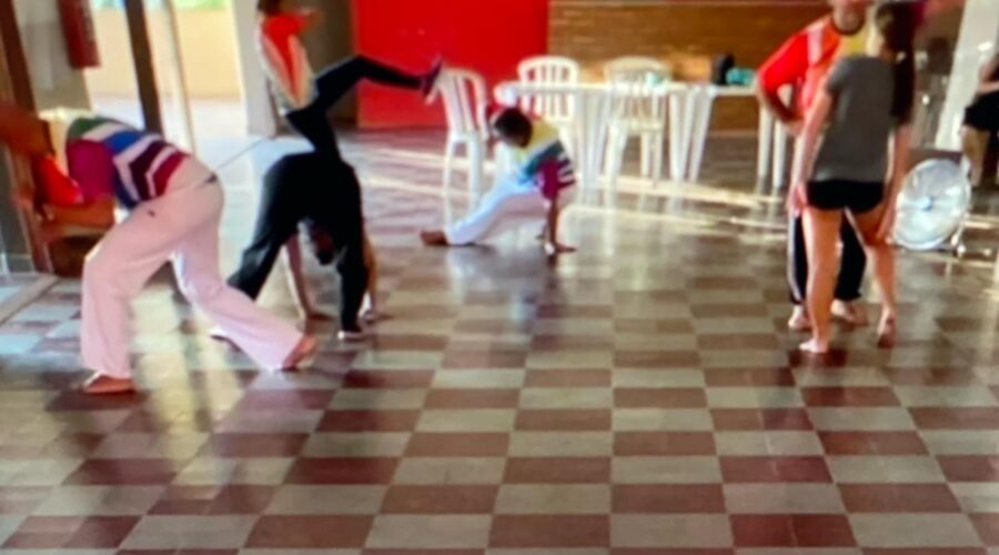 UNICAPOEIRA MEIA LUA: 62 Anos. Quinto Treino. Mestre Avatar - Giovanni Domedson de Andrade, Aluna Formada Mônica Rodrigues Vieira, Alun@s Graduados Abrahao Elias Hallack Neto, Laura Maria Moreira Teixeira e Beatriz Evaristo Hallack. Sede Condomínio Tigüéra, Juiz de Fora, Minas Gerais/MG, Brasil. Registro de Capoeira Mestre Polêmico - Professor João Couto Teixeira. IMG_9482. 10,83 GB. 15h00. Sábado, 06 de Abril de 2024. HD 1080p. MOV. Universidade Livre de Estudos Culturais da Capoeira - Universidade da Capoeira - UNICAPOEIRA, Instituto de Educação Socioambiental - IESAMBI, Associação de Capoeira - ASCA e Grupo de Capoeira MEIA LUA - Fundado Terça-feira, 29 de Maio de 1962. Orquestra Harmônica de Berimbaus. Seja membro deste canal e ganhe benefícios: https://www.youtube.com/channel/UCE6HrA5Y_VZ4-hgw8FG13aw/join