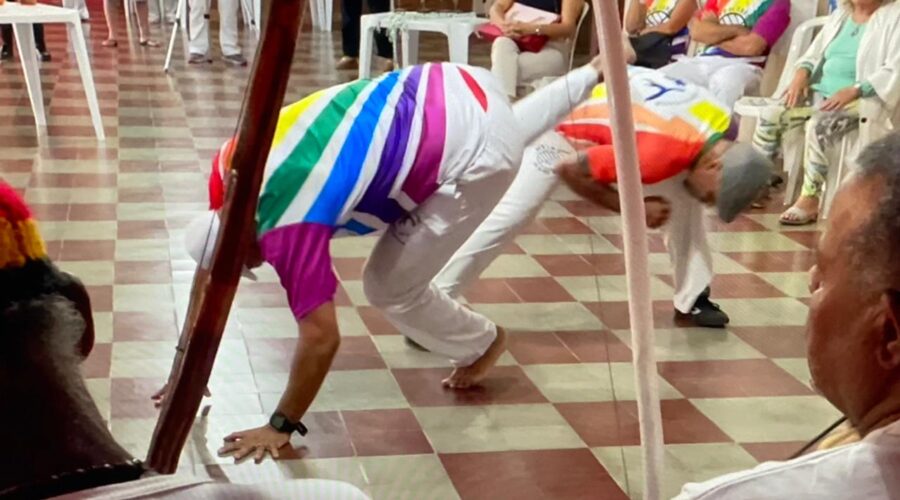 UNICAPOEIRA MEIA LUA - 62 Anos. Mestr@s Jô - João Mendes Batista Barbosa Filho, Sabão - João Batista Lage Barbosa, Alexandre José Ribeiro de Amorim, Can Can - Alexandre Juan Ribeiro, Kiko, História - Antônio Carlos Lemos Ferreira, Jóvirson José Milagres, Coroa - Mauro Delfino da Silva, Mandingueiro - Peter Faluhelyi, Lua - Maria Isabel MelottiXible, Neném - Ana Maria Couto Teixeira, Águia - David Teixeira Irsigler, Avatar - Giovanni Diomedson de Andrade, Jefferson Gomes Nogueira e Laura Maria Moraes Teixeira. Sede do Condomínio Residencial Tigüéra, Juiz de Fora, Minas Gerais/MG, Brasil. Registro de Capoeira Mestre Polêmico - Professor Doutor João Couto Teixeira. IMG_9665. 11,86 GB. 15h51. Sábado, 27 de Abril de 2024. HD 1080p. MOV. Universidade Livre de Estudos Culturais da Capoeira - Universidade da Capoeira - UNICAPOEIRA, Instituto de Educação Socioambiental - IESAMBI, Associação de Capoeira - ASCA e Grupo de Capoeira MEIA LUA - Fundado Terça-feira, 29 de Maio de 1962. Orquestra Harmônica de Berimbaus. Seja membro deste canal e ganhe benefícios: https://www.youtube.com/channel/UCE6HrA5Y_VZ4-hgw8FG13aw/join