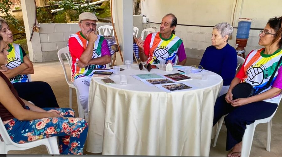 UNICAPOEIRA MEIA LUA - 62 Anos. Avaliação. Mestr@s Mandingueiro - Peter Faluhelyi, Lua - Maria Isabel Melotti Xible, Neném - Ana Maria Couto Teixeira, Avatar - Giovanni Diomedson de Andrade, Formada Mônica Rodrigues Vieira e Graduada Laura Maria Moraes Teixeira. Saguão, Tigüéra 49, Juiz de Fora, Minas Gerais/MG, Brasil. Registro de Capoeira Mestre Polêmico - Professor Doutor João Couto Teixeira. IMG_9693. 13,88 GB. 09h14. Segunda-feira, 29 de Abril de 2024. HD 1080p. MOV. Universidade Livre de Estudos Culturais da Capoeira - Universidade da Capoeira - UNICAPOEIRA, Instituto de Educação Socioambiental - IESAMBI, Associação de Capoeira - ASCA e Grupo de Capoeira MEIA LUA - Fundado Terça-feira, 29 de Maio de 1962. Orquestra Harmônica de Berimbaus. Seja membro deste canal e ganhe benefícios: https://www.youtube.com/channel/UCE6HrA5Y_VZ4-hgw8FG13aw/join