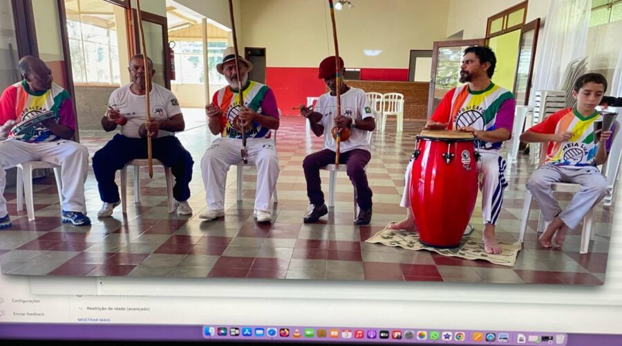 UNICAPOEIRA MEIA LUA: 62 Anos. Quarto Treino. Mestres Jô - João Mendes Batista Barbosa Filho, Sabão - João Batista Lage Barbosa, Polêmico, Águia - David Teixeira Irsigler e Aluno Praticante Diego de Souza Irsigler. Sede do Condomínio Residencial Tigüéra, Juiz de Fora, Minas Gerais/MG, Brasil. Registro de Capoeira Mestre Polêmico - Professor João Couto Teixeira. IMG_9461. 15,13 GB. 14h58. Sábado, 23 de Março de 2024. HD 1080p. MOV. Universidade Livre de Estudos Culturais da Capoeira - Universidade da Capoeira - UNICAPOEIRA, Instituto de Educação Socioambiental - IESAMBI, Associação de Capoeira - ASCA e Grupo de Capoeira MEIA LUA - Fundado Terça-feira, 29 de Maio de 1962. Orquestra Harmônica de Berimbaus. Seja membro deste canal e ganhe benefícios: https://www.youtube.com/channel/UCE6HrA5Y_VZ4-hgw8FG13aw/join