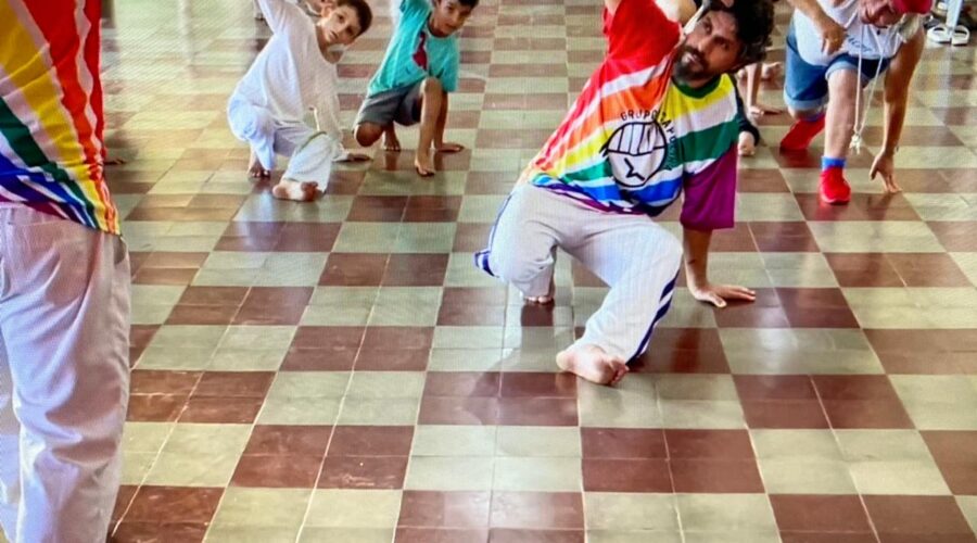 UNICAPOEIRA MEIA LUA: 62 Anos. Sexto Treino. Mestre Águia - David Teixeira Irsigler, Aluna Formada Mônica Rodrigues Vieira, Alun@s Graduado Abrahao Elias Hallack Neto e Iniciante Beatriz Evaristo Hallack. Sede do Condomínio Residencial Tigüéra, Juiz de Fora, Minas Gerais/MG, Brasil. Registro de Capoeira Mestre Polêmico - Professor João Couto Teixeira. IMG_9642. 12,06 GB. 15h12. Sábado, 20 de Abril de 2024. HD 1080p. MOV. Universidade Livre de Estudos Culturais da Capoeira - Universidade da Capoeira - UNICAPOEIRA, Instituto de Educação Socioambiental - IESAMBI, Associação de Capoeira - ASCA e Grupo de Capoeira MEIA LUA - Fundado Terça-feira, 29 de Maio de 1962. Orquestra Harmônica de Berimbaus. Seja membro deste canal e ganhe benefícios: https://www.youtube.com/channel/UCE6HrA5Y_VZ4-hgw8FG13aw/join