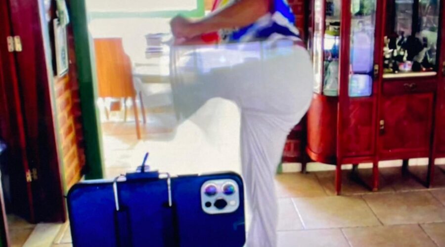 Sequências: Mestre Marco Aurélio de Moraes Barros. Sala de Entrar, Tigüéra 360, Juiz de Fora, Minas Gerais/MG, Brasil. Registro de Capoeira Mestre Polêmico - Professor Doutor João Couto Teixeira. IMG_9766. 4,38 GB. 14h02. Terça-feira, 28 de Maio de 2024. HD 1080p. MOV. Universidade Livre de Estudos Culturais da Capoeira - Universidade da Capoeira - UNICAPOEIRA, Instituto de Educação Socioambiental - IESAMBI, Associação de Capoeira - ASCA e Grupo de Capoeira MEIA LUA - Fundado Terça-feira, 29 de Maio de 1962. Orquestra Harmônica de Berimbaus. Seja membro deste canal e ganhe benefícios: https://www.youtube.com/channel/UCE6HrA5Y_VZ4-hgw8FG13aw/join PIX - polemico72@hotmail.com