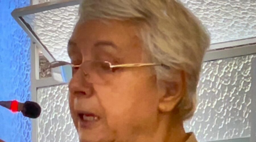 Celebração Eucarística: Padre Luiz Carlos Vitório. Ministra Extraordinária da Sagrada Comunhão Maria Inês. Salmo 136 - Que se Prenda Minha Língua ao Céu da Boca Se de Ti, Jerusalém, Eu Me Esquecer - Mestre Polêmico. Igreja Nossa Senhora Mãe de Deus, Bairro Nossa Senhora de Lourdes, Juiz de Fora, Minas Gerais/MG, Brasil. Registro de Capoeira Mestre Polêmico - Professor Doutor João Couto Teixeira. IMG_9862. 3,09 GB. 07h00. Sexta-feira, 28 de Junho de 2024. HD 1080p. MOV. Universidade Livre de Estudos Culturais da Capoeira - Universidade da Capoeira - UNICAPOEIRA, Instituto de Educação Socioambiental - IESAMBI, Associação de Capoeira - ASCA e Grupo de Capoeira MEIA LUA - Fundado Terça-feira, 29 de Maio de 1962. Seja membro deste canal e ganhe benefícios: https://www.youtube.com/channel/UCE6HrA5Y_VZ4-hgw8FG13aw/join PIX - polemico72@hotmail.com