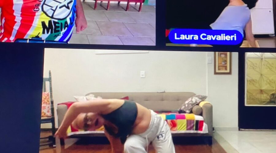 Treino de Ginga e Sequências do Mestre Marco Aurélio de Moraes Barros. Mestr@s Polêmico, Laura Cavalieri Bisio, Lua - Maria Isabel Melotti Xible e Mandingueiro - Peter Faluhelyi. Sala de Entrar, Tigüéra 360, Juiz de Fora, Minas Gerais/MG, Brasil. Registro de Capoeira Mestre Polêmico - Professor Doutor João Couto Teixeira. IMG_9884. 8,43 GB. 14h00. Terça-feira, 09 de Julho de 2024. HD 1080p. MOV. Universidade Livre de Estudos Culturais da Capoeira - Universidade da Capoeira - UNICAPOEIRA, Instituto de Educação Socioambiental - IESAMBI, Associação de Capoeira - ASCA e Grupo de Capoeira MEIA LUA - Fundado Terça-feira, 29 de Maio de 1962. Orquestra Harmônica de Berimbaus. Seja membro deste canal e ganhe benefícios: https://www.youtube.com/channel/UCE6HrA5Y_VZ4-hgw8FG13aw/join PIX - polemico72@hotmail.com