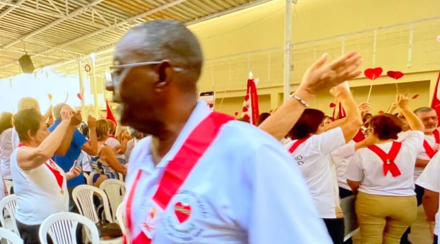 Apóstol@s da Oração ao Sagrado Coração de Jesus. Encontro Arquidiocesano. Pastoral da Música Jorge, Esposa; Vitor Hugo, Banda. Acolhida Coordenadora Elzy Maria Ferreira Dulco e Secretária Iracema. Padre Pierre Maurício de Almeida Cantarino. Movimento Eucarístico Jovem - MEJ. Capelão Militar Aposentado Padre Nelson Augusto de Oliveira. Diáconos Márcio Sousa e Tuite. Celebração Eucarística Padre João Francisco Batista da Silva. Igreja Santa Rita de Cássia, Rua Barão do Retiro, Número 288, Bairro Progresso, CEP 36.051-470, Juiz de Fora, Minas Gerais/MG, Brasil. Registro de Capoeira Mestre Polêmico - Professor Doutor João Couto Teixeira. IMG_0056. 41,46 GB. 08h00. Domingo, 15 de Setembro de 2024. HD 1080p. MOV. Universidade Livre de Estudos Culturais da Capoeira - Universidade da Capoeira - UNICAPOEIRA, Instituto de Educação Socioambiental - IESAMBI, Associação de Capoeira - ASCA e Grupo de Capoeira MEIA LUA - Fundado Terça-feira, 29 de Maio de 1962. Seja membro deste canal e ganhe benefícios: https://www.youtube.com/channel/UCE6HrA5Y_VZ4-hgw8FG13aw/join PIX - polemico72@hotmail.com