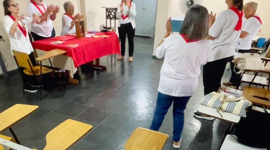 Apóstol@s da Oração ao Sagrado Coração de Jesus. Reunião. Salão Paroquial, Igreja Nossa Senhora Mãe de Deus, Bairro Nossa Senhora de Lourdes, Juiz de Fora, Minas Gerais/MG, Brasil. Registro de Capoeira Mestre Polêmico - Professor Doutor João Couto Teixeira. IMG_0032. 6,38 GB. 16h00. Sexta-feira, 06 de Setembro de 2024. HD 1080p. MOV. Universidade Livre de Estudos Culturais da Capoeira - Universidade da Capoeira - UNICAPOEIRA, Instituto de Educação Socioambiental - IESAMBI, Associação de Capoeira - ASCA e Grupo de Capoeira MEIA LUA - Fundado Terça-feira, 29 de Maio de 1962. Seja membro deste canal e ganhe benefícios: https://www.youtube.com/channel/UCE6HrA5Y_VZ4-hgw8FG13aw/join PIX - polemico72@hotmail.com