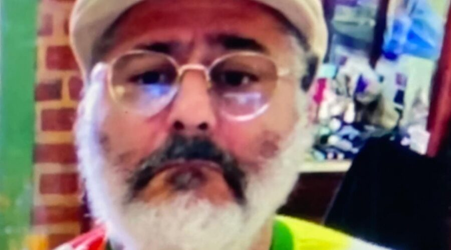 Berimbau Solo. Mestr@s Polêmico, Laura Cavalieri Bisio e Mandingueiro - Peter Faluhelyi. Sala de Entrar, Tigüéra 360, Juiz de Fora, Minas Gerais/MG, Brasil. Registro de Capoeira Mestre Polêmico - Professor Doutor João Couto Teixeira. IMG_5678. 2,14 GB. 15h00. Terça-feira, 06 de Agosto de 2024. HD 1080p. MOV. Universidade Livre de Estudos Culturais da Capoeira - Universidade da Capoeira - UNICAPOEIRA, Instituto de Educação Socioambiental - IESAMBI, Associação de Capoeira - ASCA e Grupo de Capoeira MEIA LUA - Fundado Terça-feira, 29 de Maio de 1962. Orquestra Harmônica de Berimbaus. Seja membro deste canal e ganhe benefícios: https://www.youtube.com/channel/UCE6HrA5Y_VZ4-hgw8FG13aw/join PIX - polemico72@hotmail.com