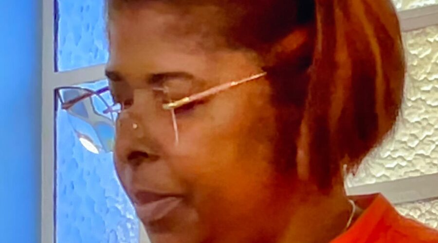 Celebração da Palavra: Ministra Extraordinária da Sagrada Comunhão Cláudia Cristina Lessa Duarte. Ministra Extraordinária da Sagrada Comunhão Maria Inês. Leitura Natália Regina Silva de Assis. Salmo - Is 38, 10.11.12.16 (Px. cf. 17b) Vós Livrastes Minha Vida do Sepulcro, a Fim de Eu Não Deixar Mais de Existir - Mestre Polêmico. Preces da Comunidade Ana Venâncio. Igreja Nossa Senhora Mãe de Deus, Bairro Nossa Senhora de Lourdes, Juiz de Fora, Minas Gerais/MG, Brasil. Registro de Capoeira Mestre Polêmico - Professor Doutor João Couto Teixeira. IMG_9905. 5,01 GB. 07h00. Sexta-feira, 19 de Julho de 2024. HD 1080p. MOV. Universidade Livre de Estudos Culturais da Capoeira - Universidade da Capoeira - UNICAPOEIRA, Instituto de Educação Socioambiental - IESAMBI, Associação de Capoeira - ASCA e Grupo de Capoeira MEIA LUA - Fundado Terça-feira, 29 de Maio de 1962. Seja membro deste canal e ganhe benefícios: https://www.youtube.com/channel/UCE6HrA5Y_VZ4-hgw8FG13aw/join PIX - polemico72@hotmail.com