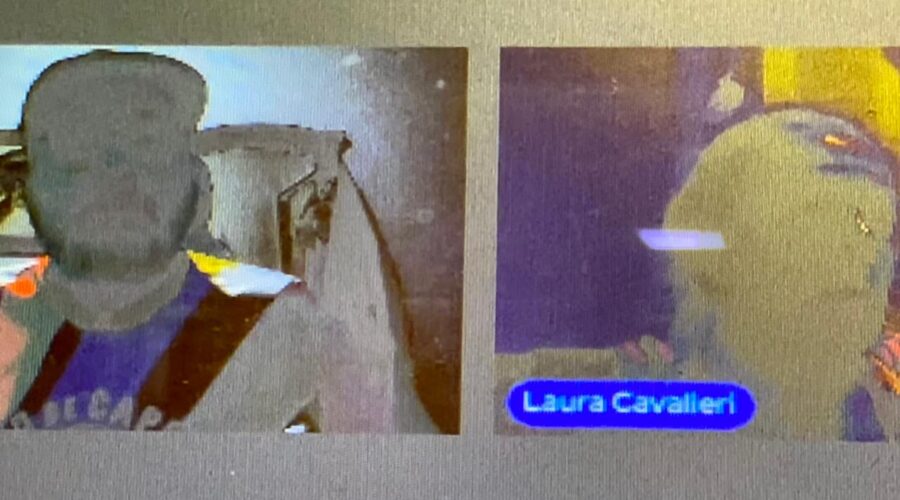 Conversando sobre a Orquestra Harmônica de Berimbaus. Mestr@s Polêmico e Laura Cavalieri Bisio. Rio de Janeiro/RJ, Brasil. Registro de Capoeira Mestre Polêmico - Professor Doutor João Couto Teixeira. IMG_9923. 2,3 GB. 19h30. Quinta-feira, 01 de Agosto de 2024. HD 1080p. MOV. Universidade Livre de Estudos Culturais da Capoeira - Universidade da Capoeira - UNICAPOEIRA, Instituto de Educação Socioambiental - IESAMBI, Associação de Capoeira - ASCA e Grupo de Capoeira MEIA LUA - Fundado Terça-feira, 29 de Maio de 1962. Orquestra Harmônica de Berimbaus. Seja membro deste canal e ganhe benefícios: https://www.youtube.com/channel/UCE6HrA5Y_VZ4-hgw8FG13aw/join PIX - polemico72@hotmail.com