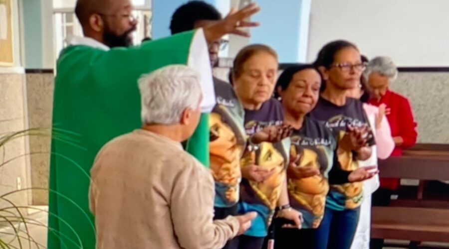 Celebração Eucarística: Padre Luiz Carlos Vitório. Diácono Márcio Rosa dos Santos. Ministros Extraordinários da Sagrada Comunhão Amaro Azevedo e Moreco. Pastoral da Música Ministro Extraordinário da Sagrada Comunhão Antônio Reis, Isabel, Mestres Polêmico, Avatar - Giovanni Diomedson de Andrade e Leonardo Torres. Igreja Nossa Senhora Mãe de Deus, Bairro Nossa Senhora de Lourdes, Juiz de Fora, Minas Gerais/MG, Brasil. Registro de Capoeira Mestre Polêmico - Professor Doutor João Couto Teixeira. IMG_0019. 8,44 GB. 08h00. Domingo, 01 de Setembro de 2024. HD 1080p. MOV. Universidade Livre de Estudos Culturais da Capoeira - Universidade da Capoeira - UNICAPOEIRA, Instituto de Educação Socioambiental - IESAMBI, Associação de Capoeira - ASCA e Grupo de Capoeira MEIA LUA - Fundado Terça-feira, 29 de Maio de 1962. Seja membro deste canal e ganhe benefícios: https://www.youtube.com/channel/UCE6HrA5Y_VZ4-hgw8FG13aw/join PIX - polemico72@hotmail.com