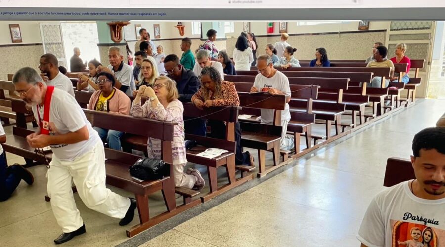 Terço dos Homens em Família: Leonardo Torres. Igreja Nossa Senhora Mãe de Deus, Bairro Nossa Senhora de Lourdes, Juiz de Fora, Minas Gerais/MG, Brasil. Registro de Capoeira Mestre Polêmico - Professor Doutor João Couto Teixeira. IMG_9991. 3,74 GB. 09h15. Domingo, 18 de Agosto de 2024. HD 1080p. MOV. Universidade Livre de Estudos Culturais da Capoeira - Universidade da Capoeira - UNICAPOEIRA, Instituto de Educação Socioambiental - IESAMBI, Associação de Capoeira - ASCA e Grupo de Capoeira MEIA LUA - Fundado Terça-feira, 29 de Maio de 1962. Seja membro deste canal e ganhe benefícios: https://www.youtube.com/channel/UCE6HrA5Y_VZ4-hgw8FG13aw/join PIX - polemico72@hotmail.com