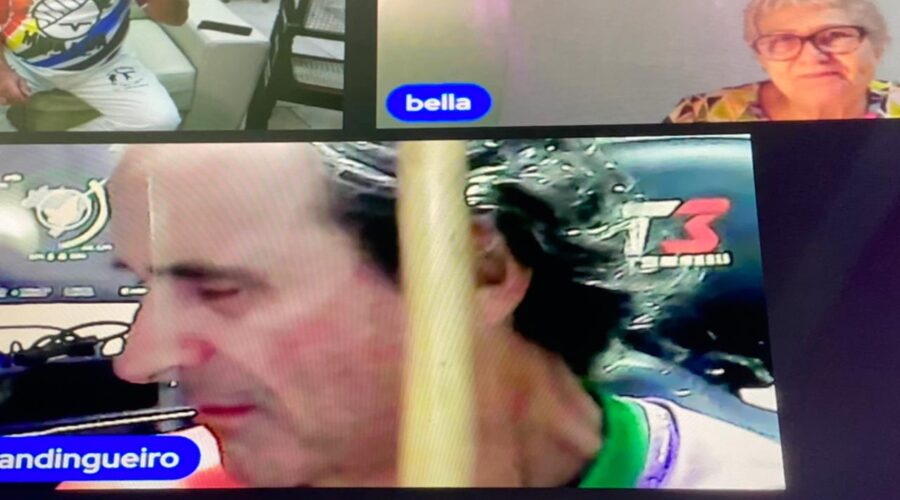 Toques de Berimbaus: Angola, Idalina, Iúna Verdadeira e Munganga de São Bento Grande. Mestr@s Polêmico, Lua - Maria Isabel Melotti Xible e Mandingueiro - Peter Faluhelyi. Sala de Entrar, Tigüéra 360, Juiz de Fora, Minas Gerais/MG, Brasil. Registro de Capoeira Mestre Polêmico - Professor Doutor João Couto Teixeira. IMG_0015. 3,62 GB. 19h30. Quinta-feira, 29 de Agosto de 2024. HD 1080p. MOV. Universidade Livre de Estudos Culturais da Capoeira - Universidade da Capoeira - UNICAPOEIRA, Instituto de Educação Socioambiental - IESAMBI, Associação de Capoeira - ASCA e Grupo de Capoeira MEIA LUA - Fundado Terça-feira, 29 de Maio de 1962. Orquestra Harmônica de Berimbaus. Seja membro deste canal e ganhe benefícios: https://www.youtube.com/channel/UCE6HrA5Y_VZ4-hgw8FG13aw/join PIX - polemico72@hotmail.com