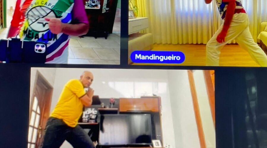 Treino de Ginga e Sequências do Mestre Marco Aurélio de Moraes Barros. Encaixe Espelhado Virtualmente. Mestr@s Polêmico, Mandingueiro - Peter Faluhelyi e Avatar - Giovanni Diomedson de Andrade. Sala de Entrar, Tigüéra 360, Juiz de Fora, Minas Gerais/MG, Brasil. Registro de Capoeira Mestre Polêmico - Professor Doutor João Couto Teixeira. IMG_0002. 9,9 GB. 14h41. Terça-feira, 20 de Agosto de 2024. HD 1080p. MOV. Universidade Livre de Estudos Culturais da Capoeira - Universidade da Capoeira - UNICAPOEIRA, Instituto de Educação Socioambiental - IESAMBI, Associação de Capoeira - ASCA e Grupo de Capoeira MEIA LUA - Fundado Terça-feira, 29 de Maio de 1962. Orquestra Harmônica de Berimbaus. Seja membro deste canal e ganhe benefícios: https://www.youtube.com/channel/UCE6HrA5Y_VZ4-hgw8FG13aw/join PIX - polemico72@hotmail.com