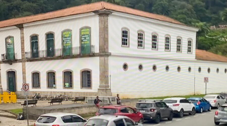Mestre Fábio Parada. Associação de Capoeira Movimentos - 42 Anos. Chegando a Santos, São Paulo/SP, Brasil. Registro de Capoeira Mestre Polêmico - Professor Doutor João Couto Teixeira. IMG_6973/84. 2,42 GB. 07h44/08h59. Sábado, 12 de Outubro de 2024. HD 1080. Universidade Livre de Estudos Culturais da Capoeira - Universidade da Capoeira - UNICAPOEIRA, Instituto de Educação Socioambiental - IESAMBI, Associação de Capoeira - ASCA e Grupo de Capoeira MEIA LUA - Fundado Terça-feira, 29 de Maio de 1962. Seja membro deste canal e ganhe benefícios: https://www.youtube.com/channel/UCE6HrA5Y_VZ4-hgw8FG13aw/join PIX - polemico72@hotmail.com