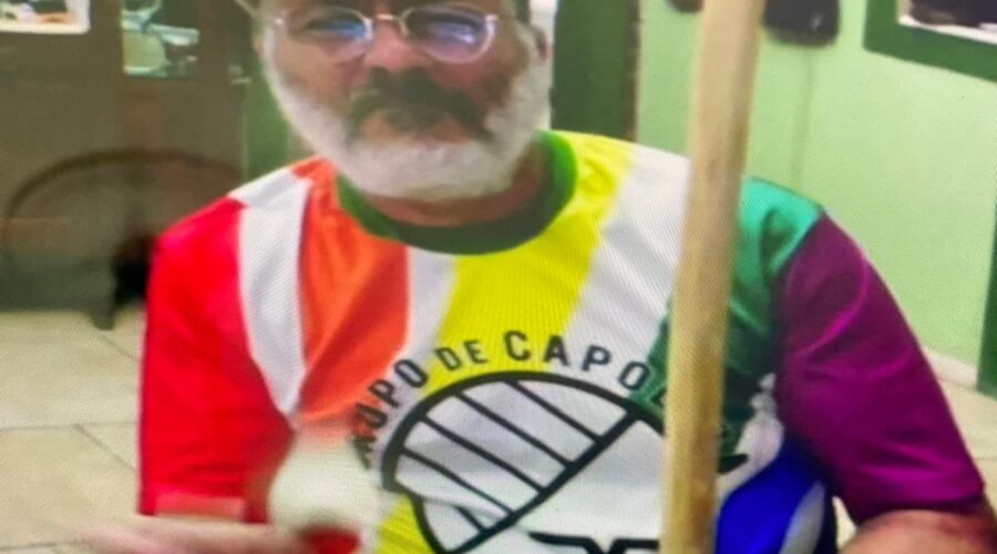 Toques Solo: Mestre Polêmico. Sala de Entrar, Tigüéra 360, Juiz de Fora, Minas Gerais/MG, Brasil. Registro de Capoeira Mestre Polêmico - Professor Doutor João Couto Teixeira. IMG_0069. 1,26 GB. 19h27. Quinta-feira, 26 de Setembro de 2024. HD 1080p. MOV. Universidade Livre de Estudos Culturais da Capoeira - Universidade da Capoeira - UNICAPOEIRA, Instituto de Educação Socioambiental - IESAMBI, Associação de Capoeira - ASCA e Grupo de Capoeira MEIA LUA - Fundado Terça-feira, 29 de Maio de 1962. Orquestra Harmônica de Berimbaus. Seja membro deste canal e ganhe benefícios: https://www.youtube.com/channel/UCE6HrA5Y_VZ4-hgw8FG13aw/join PIX - polemico72@hotmail.com