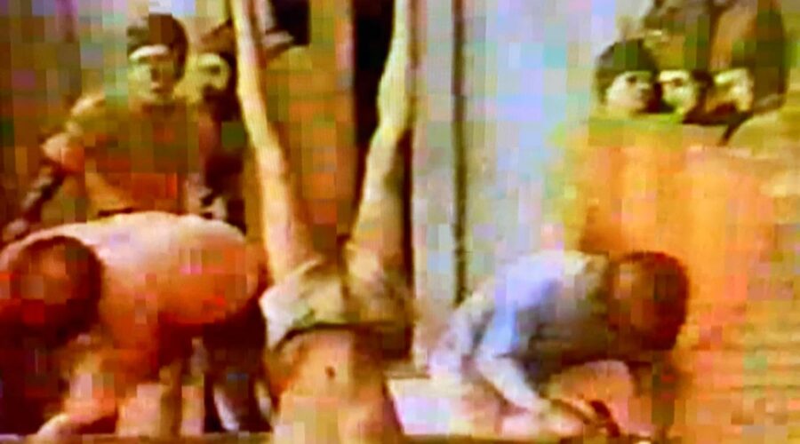 Ilha das Flores: Melhor Filme, Montagem e Roteiro no Festival de Gramado. Sagres Home Vídeo, Casa de Cinema de Porto Alegre, Rio Grande do Sul/RS, Brasil. Registro de Capoeira Mestre Polêmico - Professor Doutor João Couto Teixeira. 1,07 GB. 1989. HD 1080p. MOV. Universidade Livre de Estudos Culturais da Capoeira - Universidade da Capoeira - UNICAPOEIRA, Instituto de Educação Socioambiental - IESAMBI, Associação de Capoeira - ASCA e Grupo de Capoeira MEIA LUA - Fundado Terça-feira, 29 de Maio de 1962. Seja membr@ deste canal e ganhe benefícios: https://www.youtube.com/channel/UCE6HrA5Y_VZ4-hgw8FG13aw/join PIX - polemico72@hotmail.com