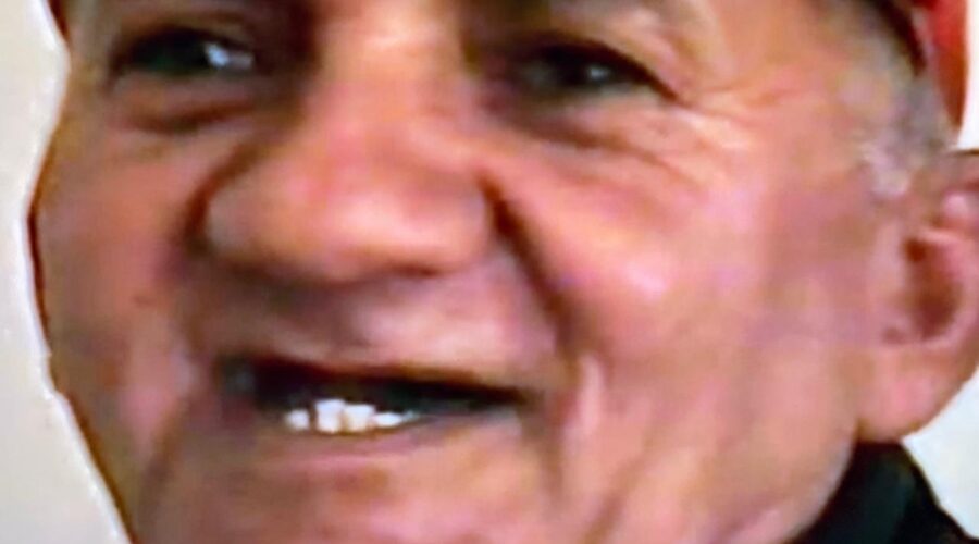 Nesse Mundo Já Vi Coisa. Centro de Ensino Médio Setor Leste - CEMSL, Brasília, Distrito Federal/DF, Brasil. Registro de Capoeira Mestre Polêmico - Professor Doutor João Couto Teixeira. 261,4 MB. Domingo, 06 de Junho de 1999. HD 1080p. MOV. Universidade Livre de Estudos Culturais da Capoeira - Universidade da Capoeira - UNICAPOEIRA, Instituto de Educação Socioambiental - IESAMBI, Associação de Capoeira - ASCA e Grupo de Capoeira MEIA LUA - Fundado Terça-feira, 29 de Maio de 1962. Seja membro deste canal e ganhe benefícios: https://www.youtube.com/channel/UCE6HrA5Y_VZ4-hgw8FG13aw/join PIX - polemico72@hotmail.com