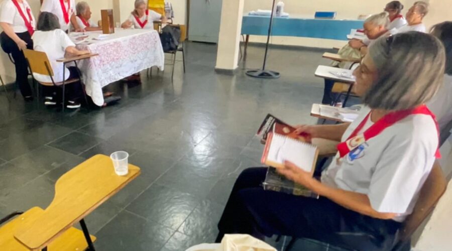 Apóstol@s da Oração ao Sagrado Coração de Jesus: Reunião. Igreja Nossa Senhora Mãe de Deus, Bairro Nossa Senhora de Lourdes, Juiz de Fora, Minas Gerais/MG, Brasil. Registro de Capoeira Mestre Polêmico - Professor Doutor João Couto Teixeira. IMG_0214. 5,28 GB. 16h00. Sexta-feira, 06 de Dezembro de 2024. HD 1080p. MOV. Universidade Livre de Estudos Culturais da Capoeira - Universidade da Capoeira - UNICAPOEIRA, Instituto de Educação Socioambiental - IESAMBI, Associação de Capoeira - ASCA e Grupo de Capoeira MEIA LUA - Fundado Terça-feira, 29 de Maio de 1962. Seja membro deste canal e ganhe benefícios: https://www.youtube.com/channel/UCE6HrA5Y_VZ4-hgw8FG13aw/join PIX - polemico72@hotmail.com