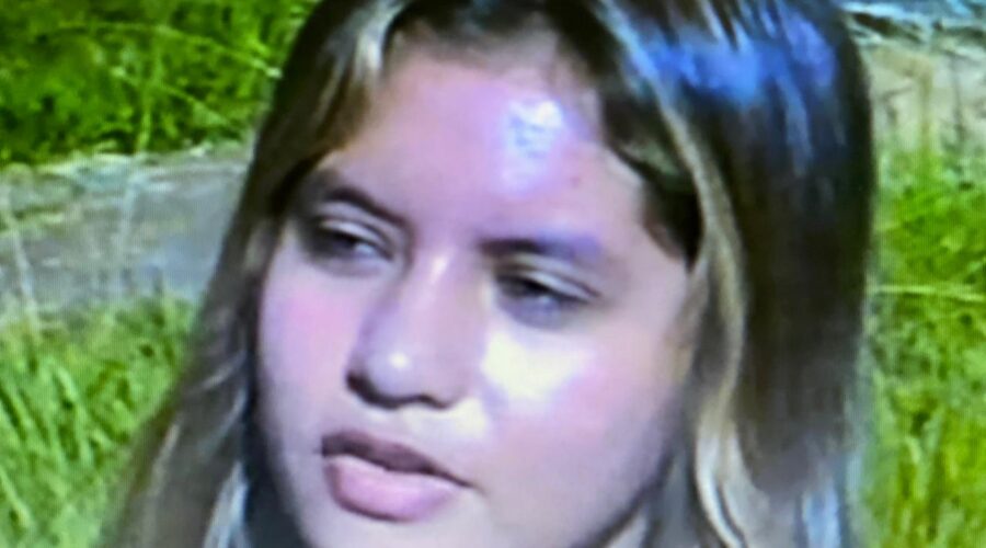 Projeto Margem: Primeira Aula. Docentes Euro, Maurício, Amorim e Capoeira Mestre Mandingueiro - Professor Doutor Peter Faluhelyi. Semana da Água. Depoimentos Discentes. Jardim Botânico e Estação de Tratamento de Esgotos - ETE Norte. Centro de Ensino Médio Setor Leste - CEMSL. Matriz. Brasília, Distrito Federal/DF, Brasil. Registro de Capoeira Mestre Polêmico - Professor Doutor João Couto Teixeira. 8,71 GB. Terça-feira, 09 e Sexta-feira, 26 de Março de 1999. MOV. Universidade Livre de Estudos Culturais da Capoeira - Universidade da Capoeira - UNICAPOEIRA, Instituto de Educação Socioambiental - IESAMBI, Associação de Capoeira - ASCA e Grupo de Capoeira MEIA LUA - Fundado Terça-feira, 29 de Maio de 1962. Orquestra Harmônica de Berimbaus. http://universidadedacapoeira.com/ Seja membro deste canal e ganhe benefícios: https://www.youtube.com/channel/UCE6HrA5Y_VZ4-hgw8FG13aw/join PIX - polemico72@hotmail.com