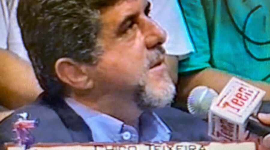 Jalapão, Araguaia e Patagônia - Globo Repórter. Xico - Francisco de Assis Couto Teixeira e Canal Teem. Brasília, Distrito Federal/DF, Brasil. Registro de Capoeira Mestre Polêmico - Professor Doutor João Couto Teixeira. 8,76 GB. 2000. MOV. Universidade Livre de Estudos Culturais da Capoeira - Universidade da Capoeira - UNICAPOEIRA, Instituto de Educação Socioambiental - IESAMBI, Associação de Capoeira - ASCA e Grupo de Capoeira MEIA LUA - Fundado Terça-feira, 29 de Maio de 1962. Orquestra Harmônica de Berimbaus. Drone in D, Investigations, Fluffing a Duck, Fluidscape e Hall of the Mountain King, de Kevin MacLeod são licenciadas de acordo com a licença Atribuição 4.0 da Creative Commons. https://creativecommons.org/licenses/by/4.0/ http://universidadedacapoeira.com/ Seja membro deste canal e ganhe benefícios: https://www.youtube.com/channel/UCE6HrA5Y_VZ4-hgw8FG13aw/join PIX - polemico72@hotmail.com