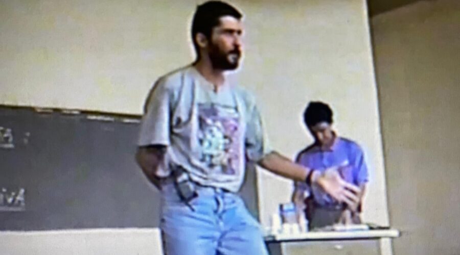 Projeto Orla e a Balneabilidade do Lago Paranoá: Palestra do Secretário de Turismo. Segunda-feira, 13 de Julho de 1998. Doutor@s Eloisa e César Tomita - Qualidade Sanitária e de Pescados. Quarta-feira, 22 de Julho de 1998. Micróbios. Projeto Margem, Centro de Ensino Médio Setor Leste - CEMSL. Matriz. Brasília, Distrito Federal/DF, Brasil. Registro de Capoeira Mestre Polêmico - Professor Doutor João Couto Teixeira. 8,59 GB. Sexta-feira, 14 de Julho de 1998. MOV. Universidade Livre de Estudos Culturais da Capoeira - Universidade da Capoeira - UNICAPOEIRA, Instituto de Educação Socioambiental - IESAMBI, Associação de Capoeira - ASCA e Grupo de Capoeira MEIA LUA - Fundado Terça-feira, 29 de Maio de 1962. Orquestra Harmônica de Berimbaus. http://universidadedacapoeira.com/ Seja membro deste canal e ganhe benefícios: https://www.youtube.com/channel/UCE6HrA5Y_VZ4-hgw8FG13aw/join PIX - polemico72@hotmail.com