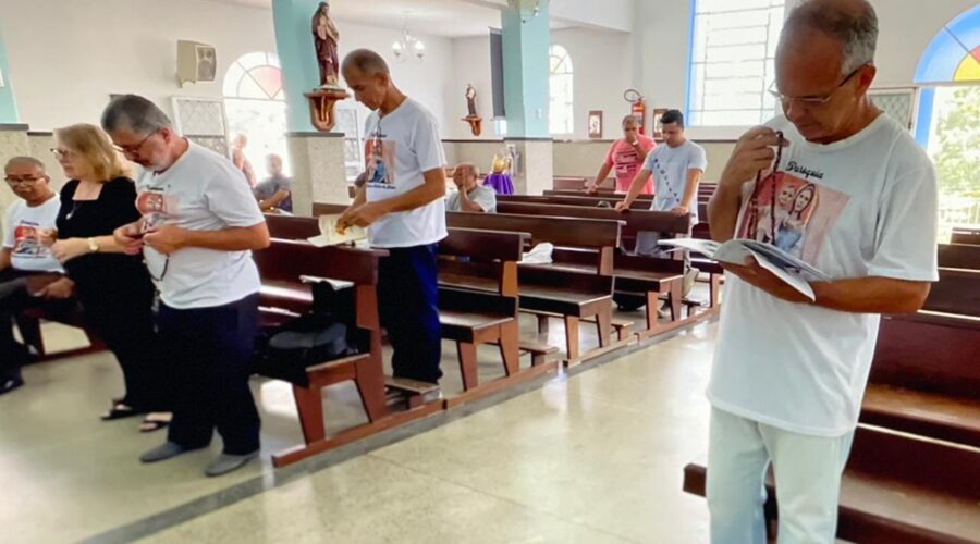 Terço dos Homens em Família: Coordenador Cláudio Luiz Farias. Igreja Nossa Senhora Mãe de Deus, Bairro Nossa Senhora de Lourdes, Juiz de Fora, Minas Gerais/MG, Brasil. Registro de Capoeira Mestre Polêmico - Professor Doutor João Couto Teixeira. IMG_0193. 3,97 GB. 09h15. Domingo, 01 de Dezembro de 2024. HD 1080p. MOV. Universidade Livre de Estudos Culturais da Capoeira - Universidade da Capoeira - UNICAPOEIRA, Instituto de Educação Socioambiental - IESAMBI, Associação de Capoeira - ASCA e Grupo de Capoeira MEIA LUA - Fundado Terça-feira, 29 de Maio de 1962. Seja membro deste canal e ganhe benefícios: https://www.youtube.com/channel/UCE6HrA5Y_VZ4-hgw8FG13aw/join PIX - polemico72@hotmail.com