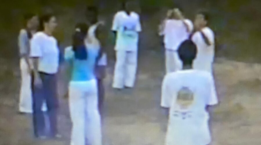 Mestre Benedito Fernandes Almeida. Sobradinho, Distrito Federal/DF, Brasil. Registro de Capoeira Mestre Polêmico - Professor Doutor João Couto Teixeira. 8,75 GB. Sábado, 20 de Setembro de 1997. HD 1080. MOV. Universidade Livre de Estudos Culturais da Capoeira - Universidade da Capoeira - UNICAPOEIRA, Instituto de Educação Socioambiental - IESAMBI, Associação de Capoeira - ASCA e Grupo de Capoeira MEIA LUA - Fundado Terça-feira, 29 de Maio de 1962. Orquestra Harmônica de Berimbaus. http://universidadedacapoeira.com/ Seja membro deste canal e ganhe benefícios: https://www.youtube.com/channel/UCE6HrA5Y_VZ4-hgw8FG13aw/join PIX - polemico72@hotmail.com