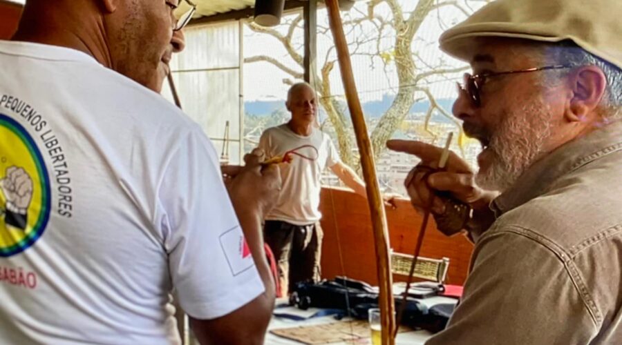 Batuque: Mestr@s Jô - João Mendes Batista Barbosa Filho, Sabão - João Batista Lage Barbosa, Polêmico, Coroa - Mauro Delfino da Silva, Márcia, Carlos e Serralheiro. Rua Nicolau Westerman, Número 23, Bairro Santa Luzia, Juiz de Fora, Minas Gerais/MG, Brasil. Registro de Capoeira Mestre Polêmico - Professor Doutor João Couto Teixeira. IMG_4491. 3,14 GB. 13h00. Domingo, 20 de Julho de 2025. HD 1080p. MOV. Universidade Livre de Estudos Culturais da Capoeira - Universidade da Capoeira - UNICAPOEIRA, Instituto de Educação Socioambiental - IESAMBI, Associação de Capoeira - ASCA e Grupo de Capoeira MEIA LUA - Fundado Terça-feira, 29 de Maio de 1962. Seja membro deste canal e ganhe benefícios: https://www.youtube.com/channel/UCE6HrA5Y_VZ4-hgw8FG13aw/join PIX - polemico72@hotmail.com